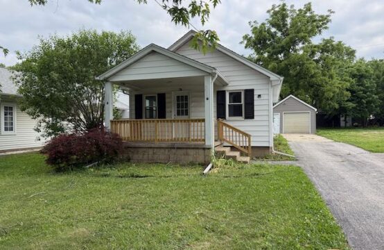 821 E Wilson