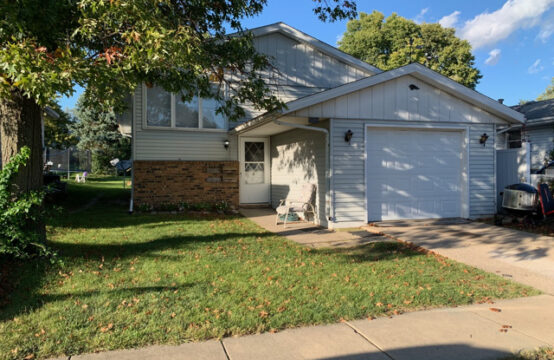 1103 E Samuel